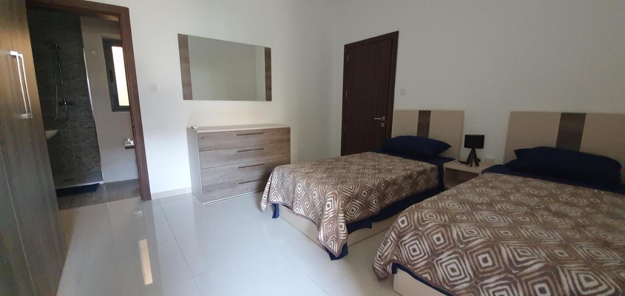 Appartement Sb3 - Stylish Penthouse - Superb Location Msida Extérieur photo